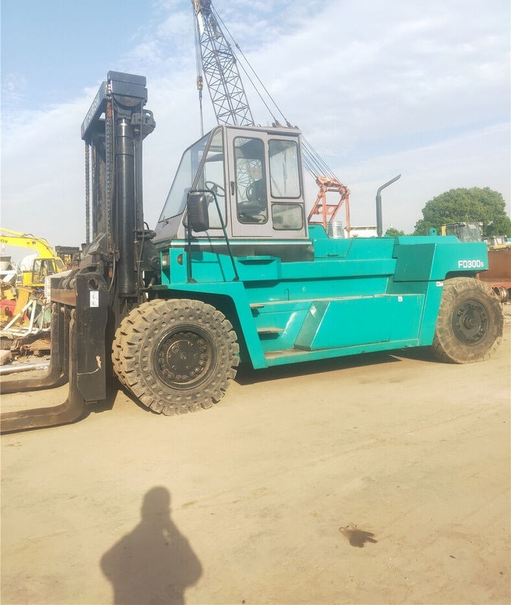 Mitsubishi FD300 - Diesel forklift: picture 2 Mitsubishi FD300 - Diesel forklift: picture 2