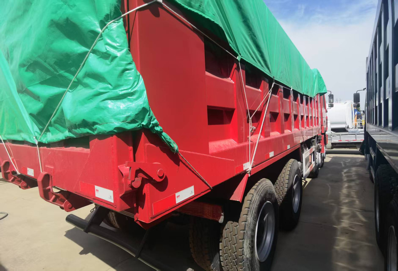 Tipper Shacman F3000 8*4 Dump truck: picture 8