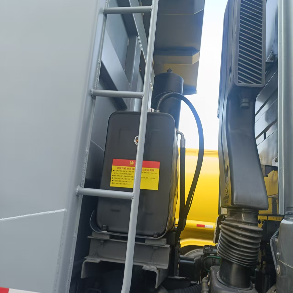 Sinotruk HOHAN 6*4 Dump truck - Tipper: picture 4 Sinotruk HOHAN 6*4 Dump truck - Tipper: picture 4