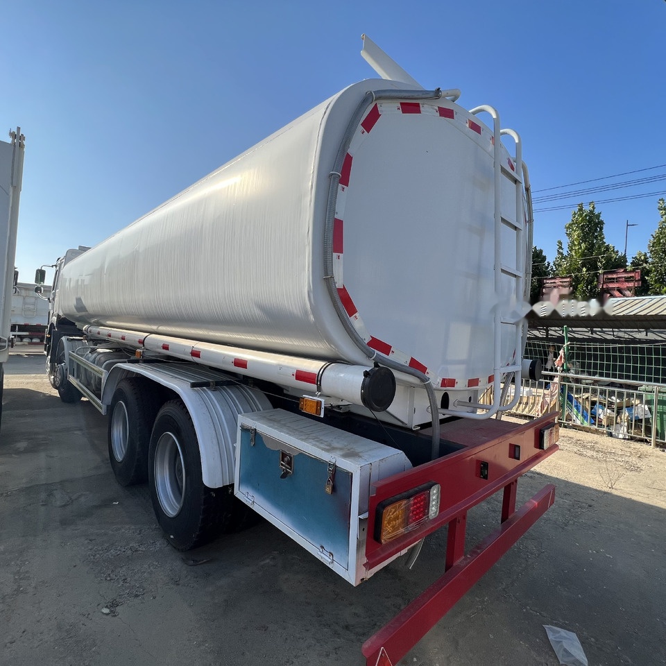 Tank truck Sinotruk HOWO 371 8*4 Tank truck: picture 12
