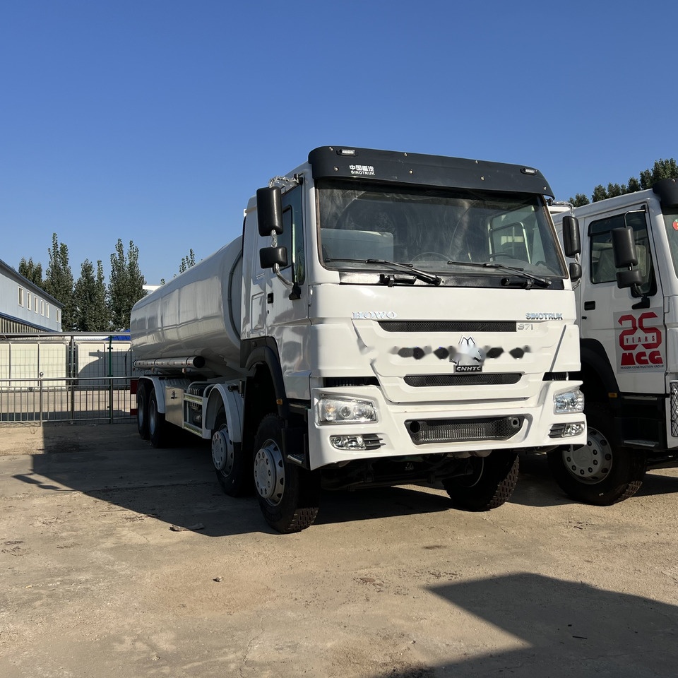Tank truck Sinotruk HOWO 371 8*4 Tank truck: picture 11