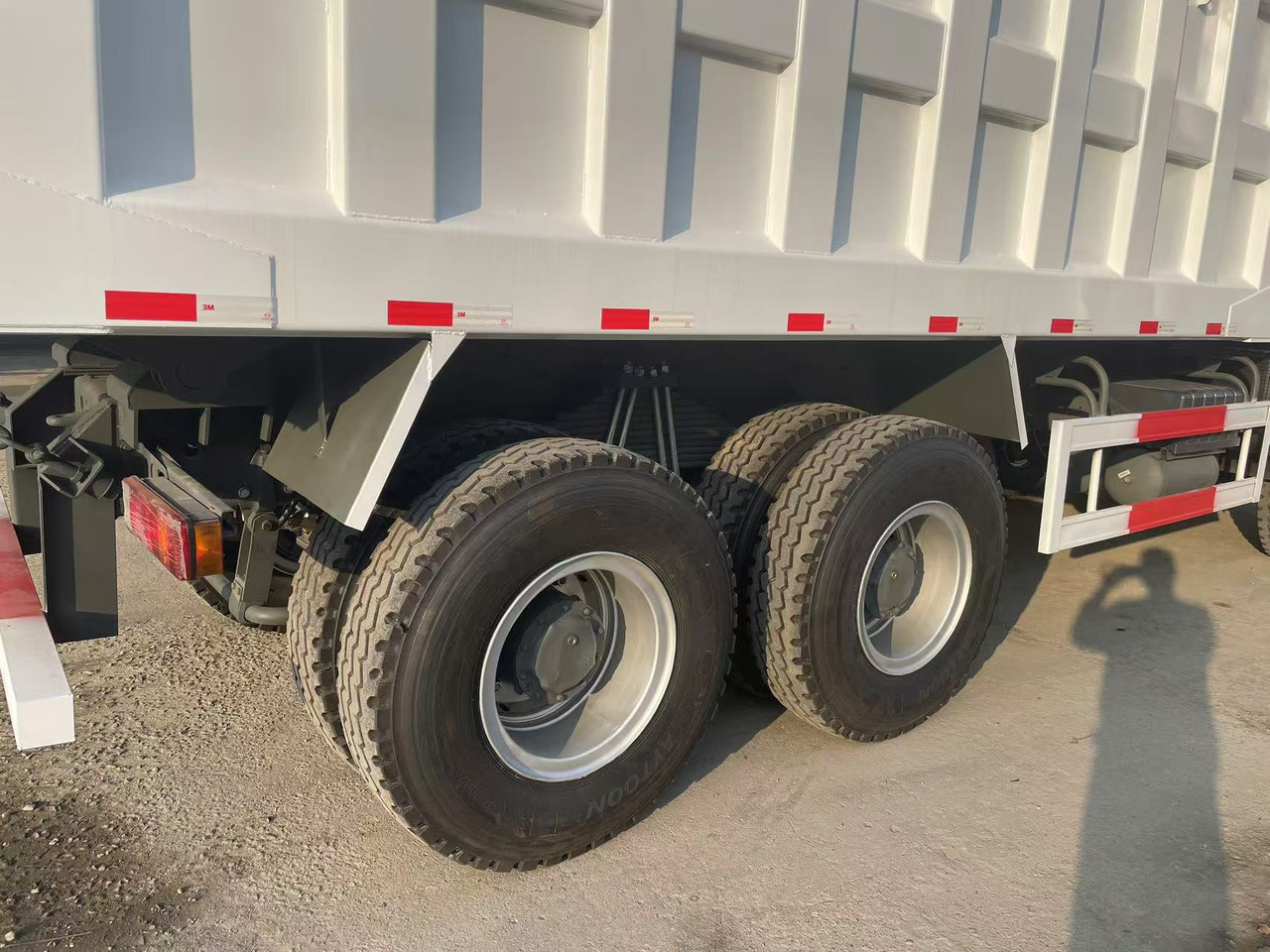 Sinotruk HOWO 371 brand new 6*4 Dump truck - Tipper: picture 2 Sinotruk HOWO 371 brand new 6*4 Dump truck - Tipper: picture 2