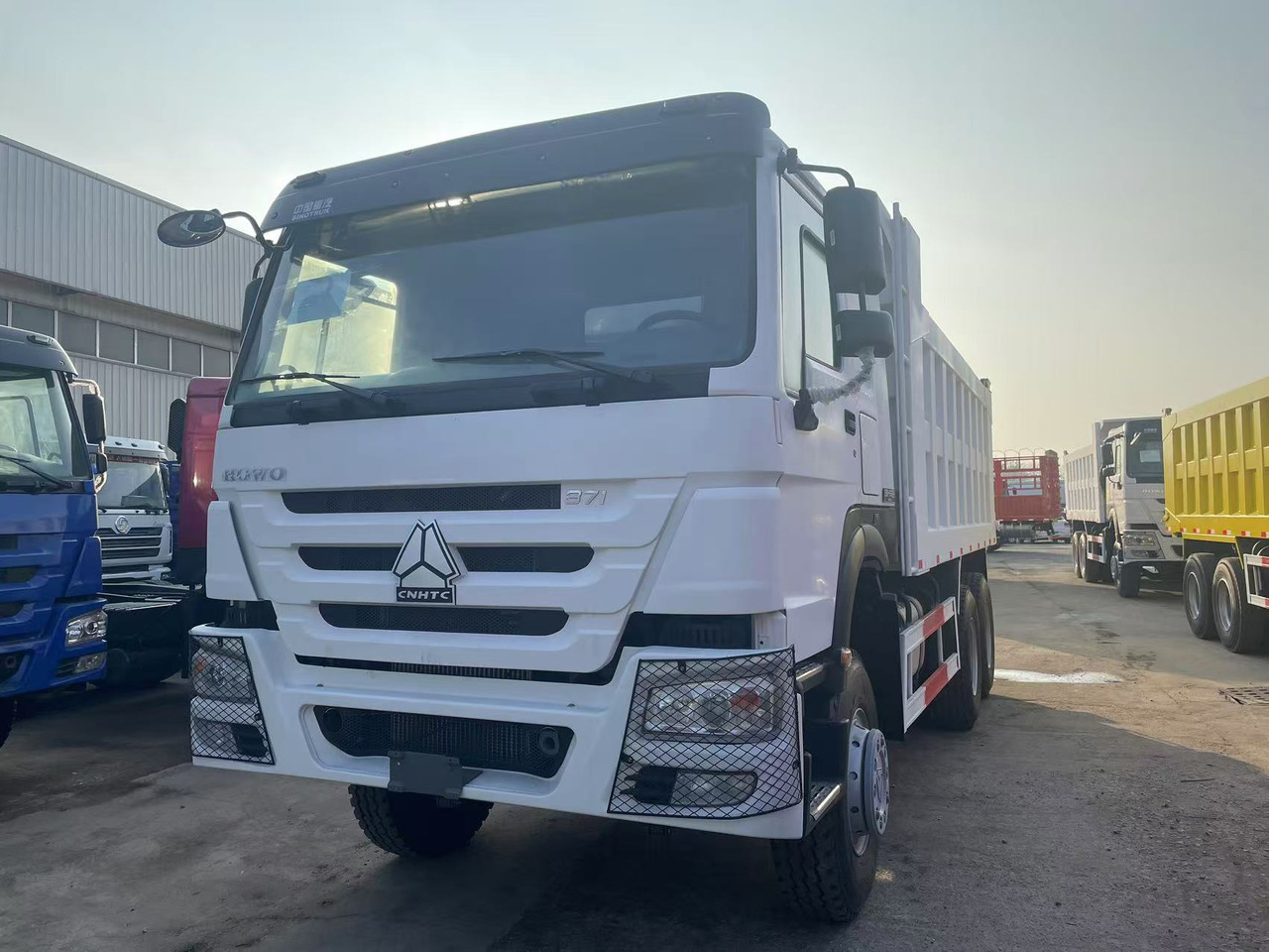Sinotruk HOWO 371 brand new 6*4 Dump truck - Tipper: picture 1 Sinotruk HOWO 371 brand new 6*4 Dump truck - Tipper: picture 1