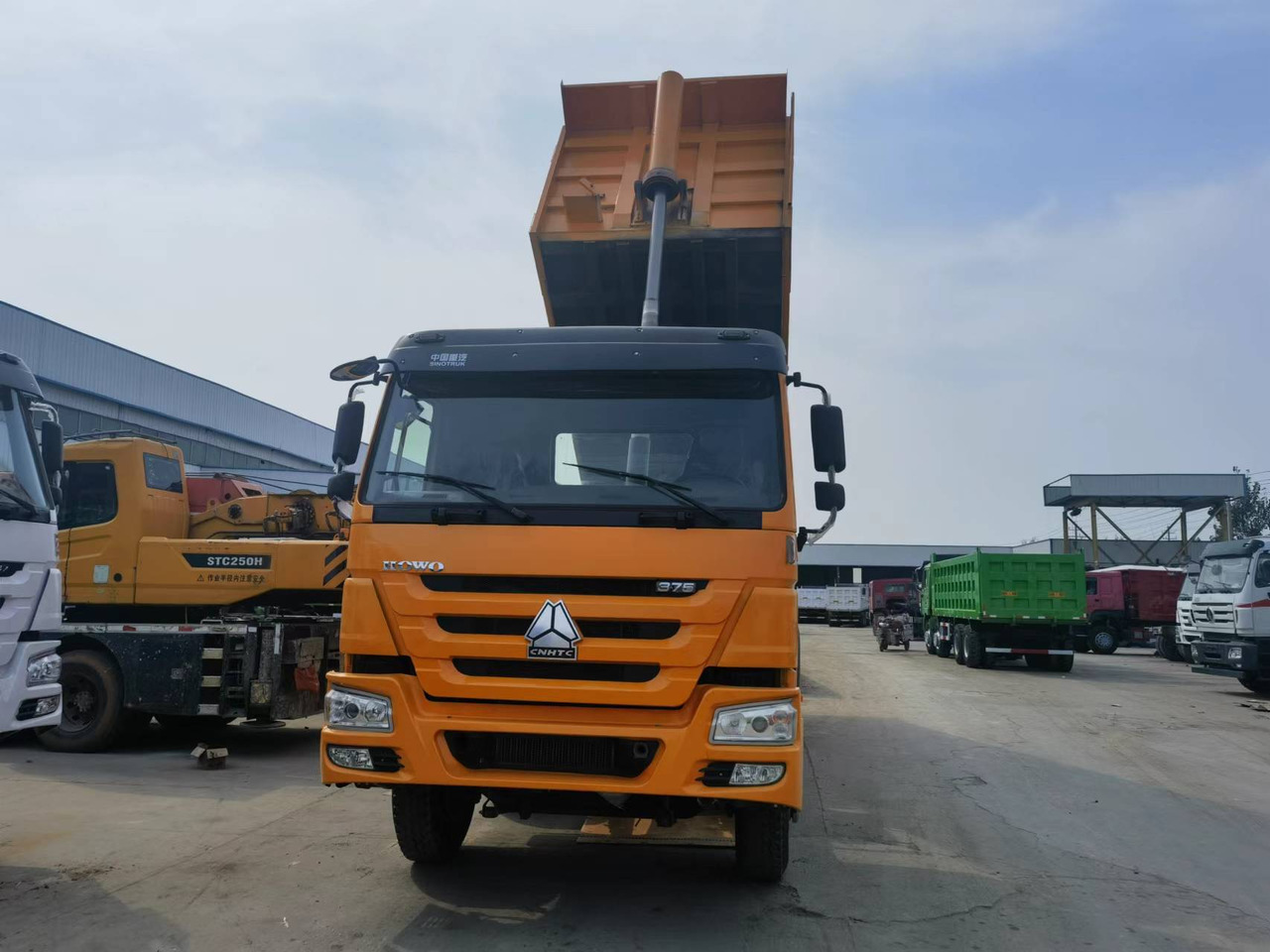 Sinotruk HOWO 375 8*4 Dump truck - Tipper: picture 5 Sinotruk HOWO 375 8*4 Dump truck - Tipper: picture 5