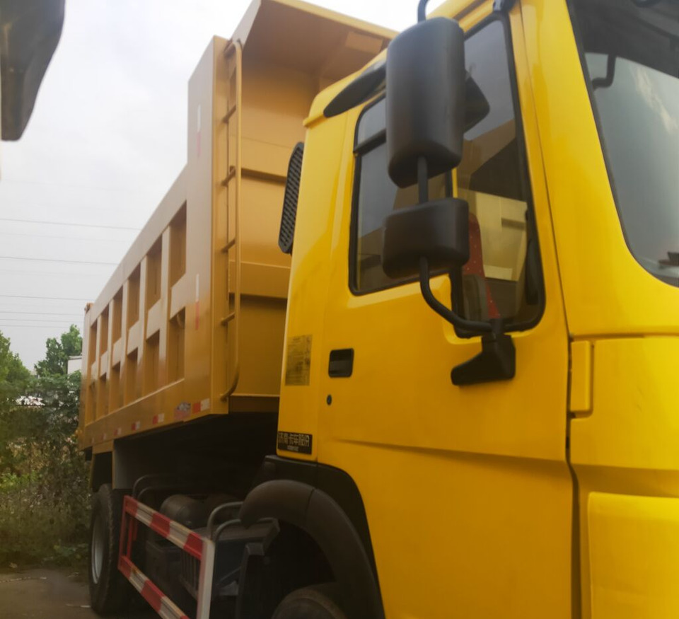 Sinotruk HOWO 4*2 Dump truck - Tipper: picture 3 Sinotruk HOWO 4*2 Dump truck - Tipper: picture 3