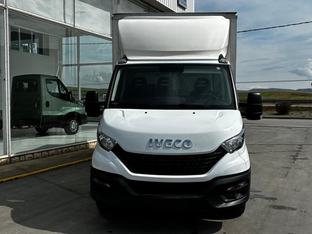 Caja cerrada IVECO 35C16 3.0 20m3 - Box van: picture 2 Caja cerrada IVECO 35C16 3.0 20m3 - Box van: picture 2