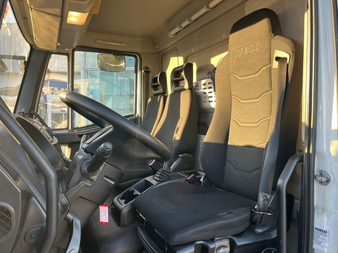 Caja cerrada IVECO Eurocargo ML 120 E19 P - Box truck: picture 5 Caja cerrada IVECO Eurocargo ML 120 E19 P - Box truck: picture 5