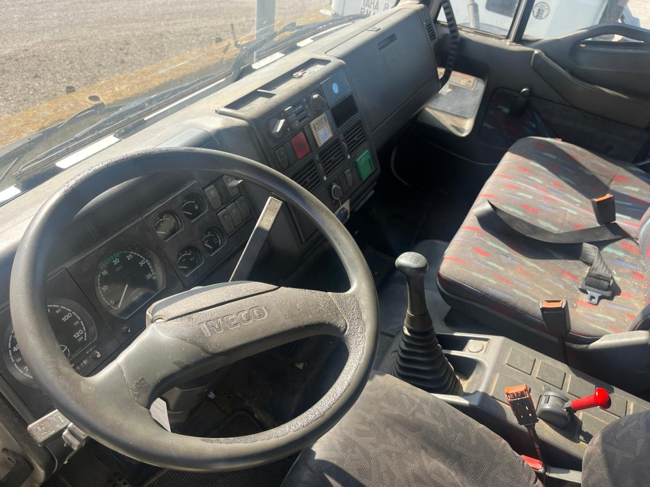 Curtainsider truck Caja cerrada IVECO Eurocargo ML80E17: picture 9