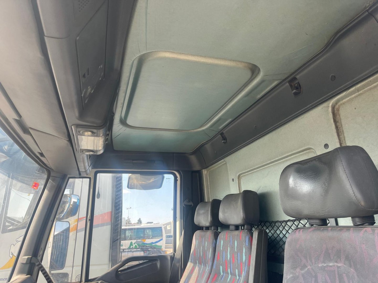 Curtainsider truck Caja cerrada IVECO Eurocargo ML80E17: picture 6