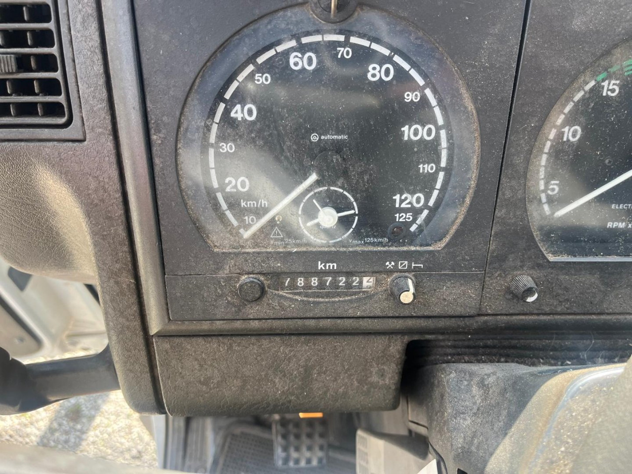 Curtainsider truck Caja cerrada IVECO Eurocargo ML80E17: picture 12