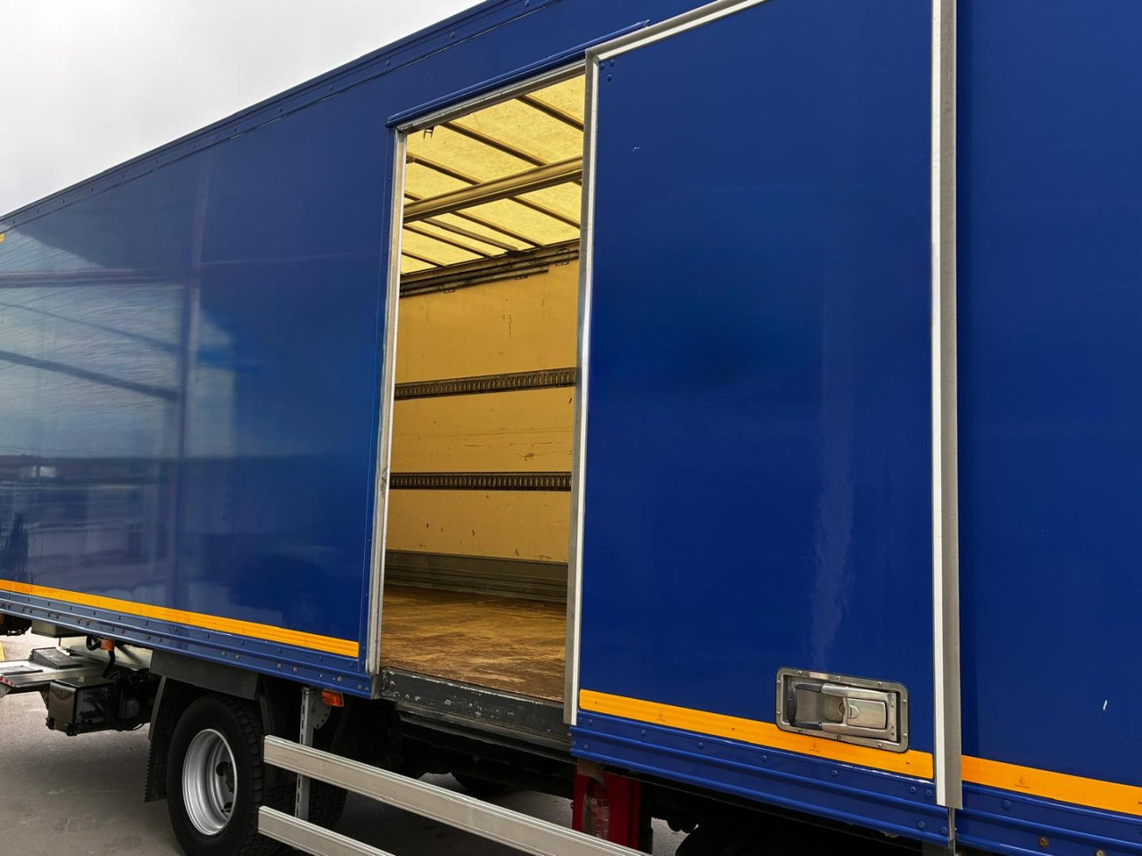 Box truck Caja cerrada Renault D120-210: picture 6