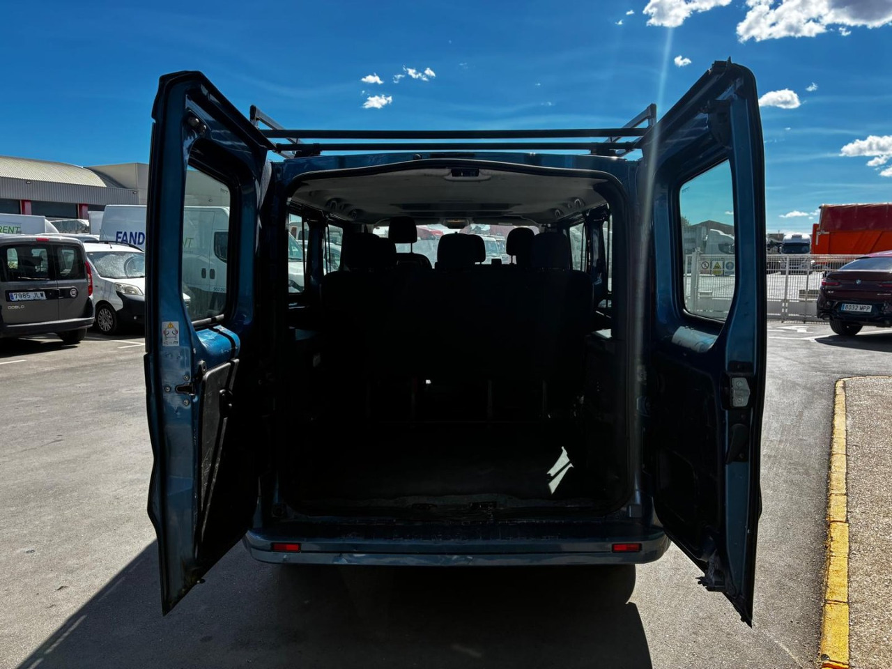Furgón Opel Vivaro 9 Plazas - Panel van: picture 5 Furgón Opel Vivaro 9 Plazas - Panel van: picture 5