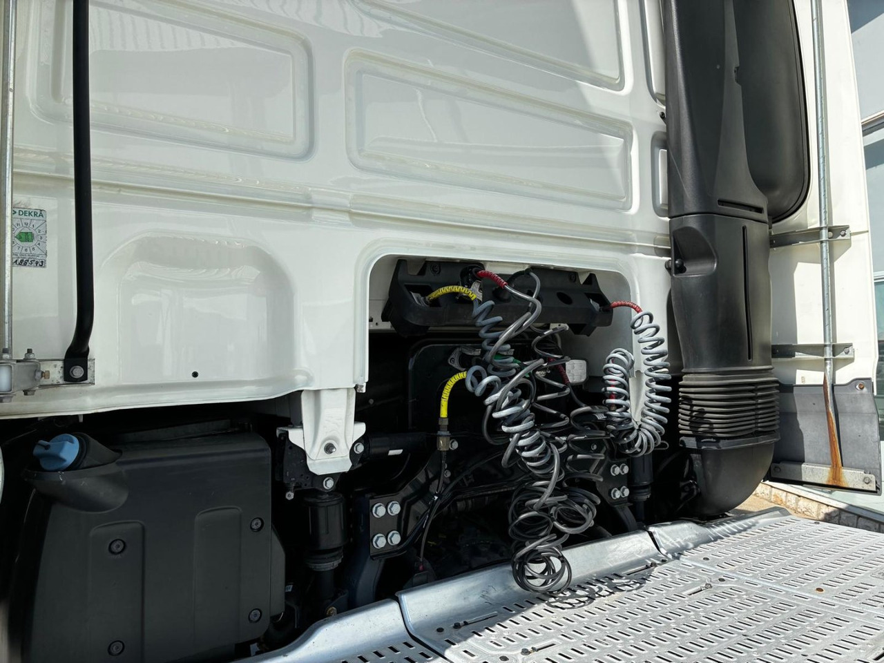 Cabeza Tractora DAF 480 AUTOMATICA CON INTARDER - Tractor unit: picture 5 Cabeza Tractora DAF 480 AUTOMATICA CON INTARDER - Tractor unit: picture 5