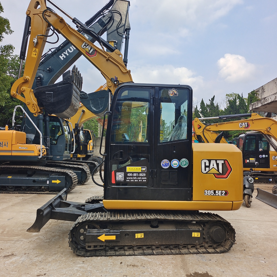 CAT 305.5E2 - Mini excavator: picture 1 CAT 305.5E2 - Mini excavator: picture 1