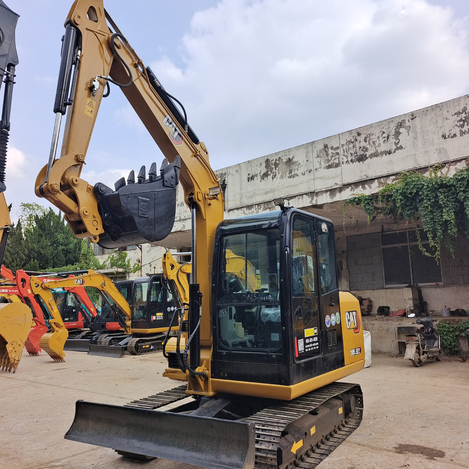 CAT 305.5E2 - Mini excavator: picture 2 CAT 305.5E2 - Mini excavator: picture 2
