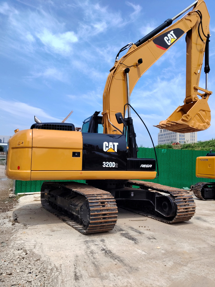 CAT 320D2 L WITH C7.1 ENGINE - Crawler excavator: picture 1 CAT 320D2 L WITH C7.1 ENGINE - Crawler excavator: picture 1