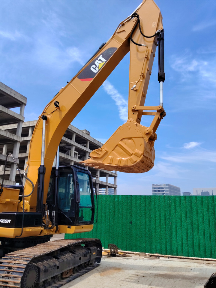 CAT 320D2 L WITH C7.1 ENGINE - Crawler excavator: picture 5 CAT 320D2 L WITH C7.1 ENGINE - Crawler excavator: picture 5