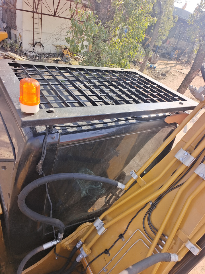 Crawler excavator CAT 320D2L: picture 20