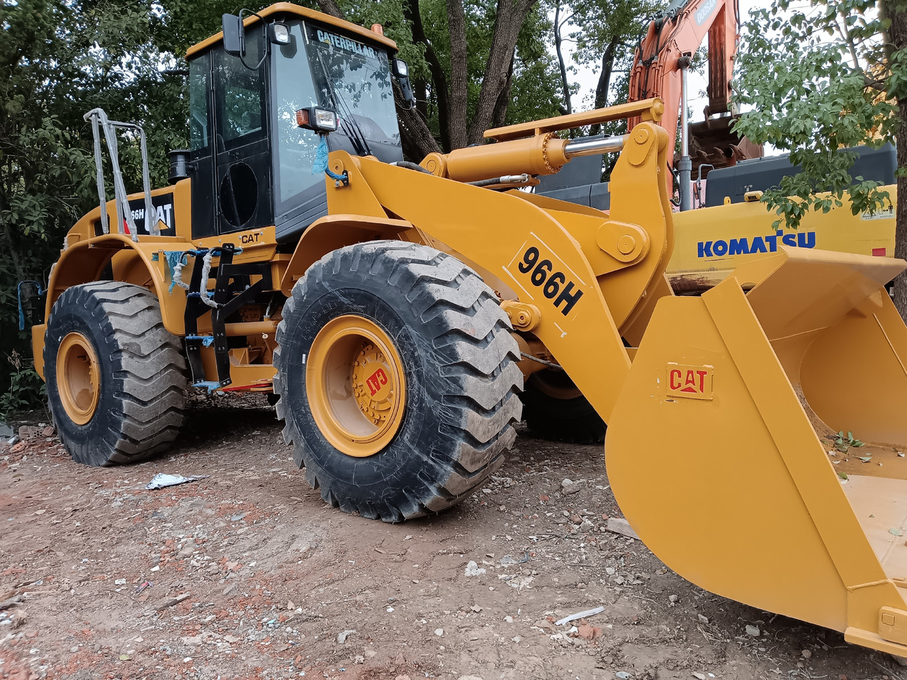 CAT 966H - Wheel loader: picture 2 CAT 966H - Wheel loader: picture 2