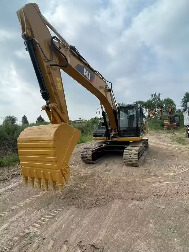 CATERPILLAR 320D2L CAT 320D - Crawler excavator: picture 3 CATERPILLAR 320D2L CAT 320D - Crawler excavator: picture 3