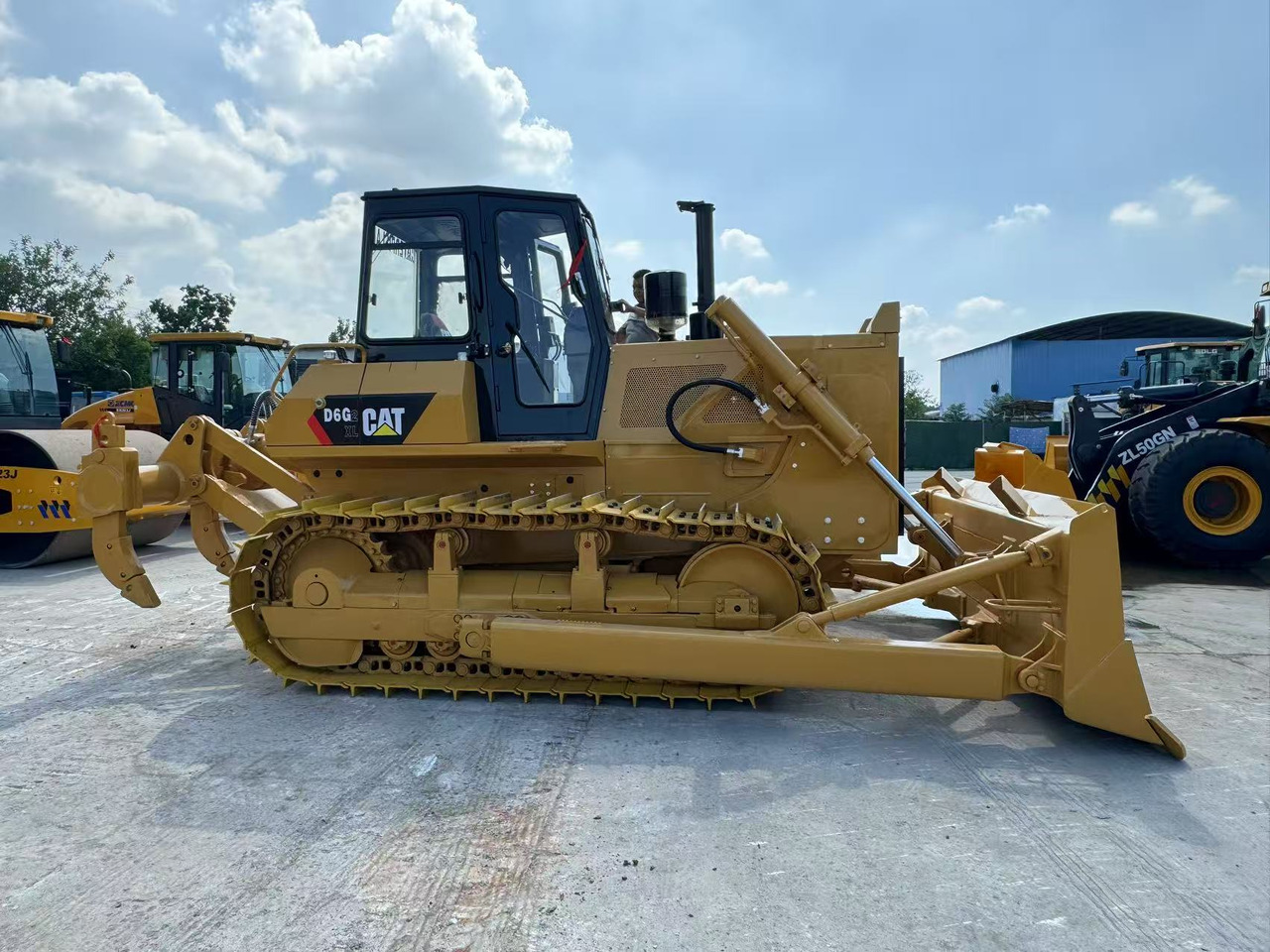 CATERPILLAR D6G CAT - Bulldozer: picture 2 CATERPILLAR D6G CAT - Bulldozer: picture 2