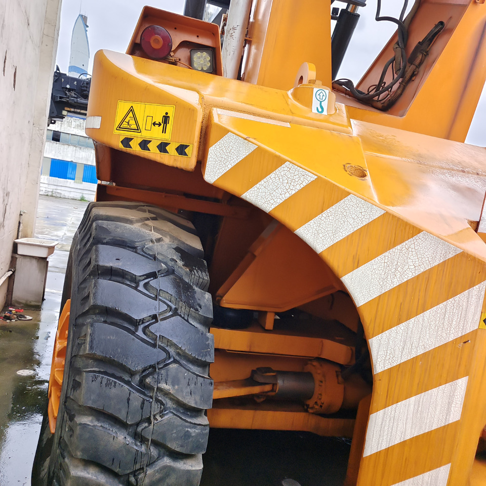 CVS FERRARRI F278 45 ton - Reach stacker: picture 5 CVS FERRARRI F278 45 ton - Reach stacker: picture 5