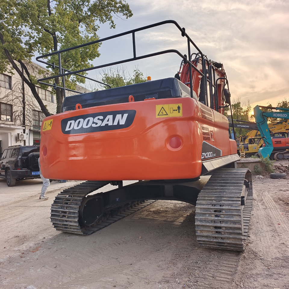 DOOSAN DX 300 LCA - Crawler excavator: picture 4 DOOSAN DX 300 LCA - Crawler excavator: picture 4