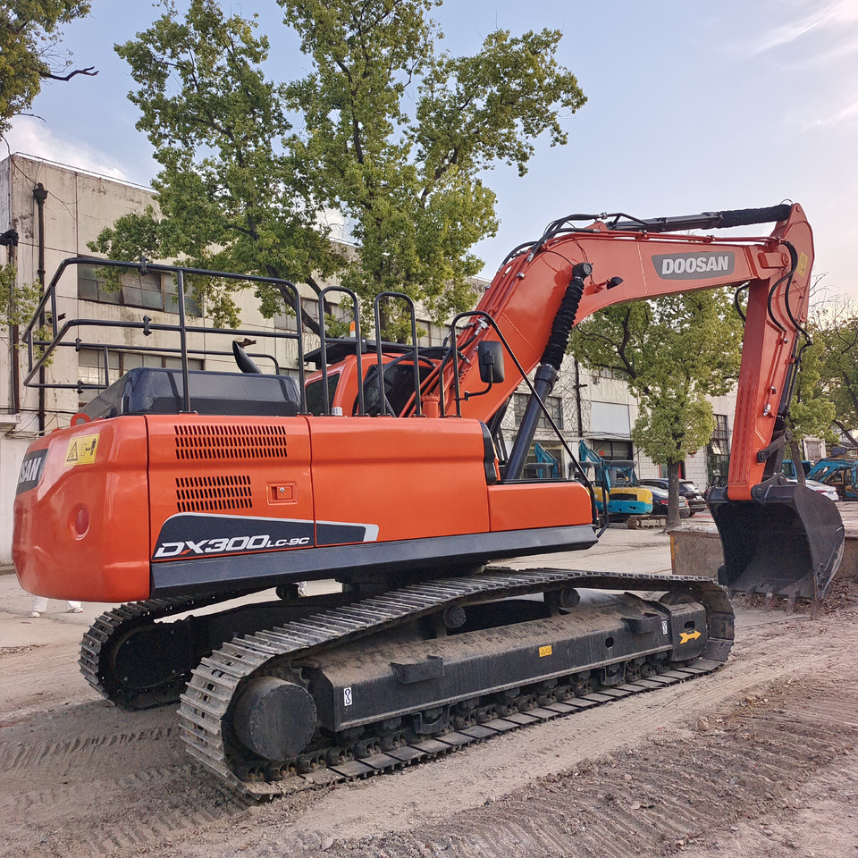 DOOSAN DX 300 LCA - Crawler excavator: picture 1 DOOSAN DX 300 LCA - Crawler excavator: picture 1