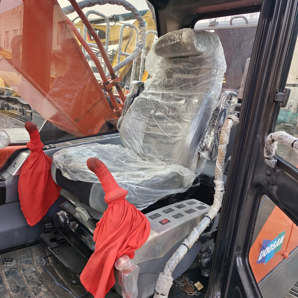 DOOSAN DX300LC-9C DX300 LC - 9C DX 300 LCA DX340 DX225 - Crawler excavator: picture 4 DOOSAN DX300LC-9C DX300 LC - 9C DX 300 LCA DX340 DX225 - Crawler excavator: picture 4