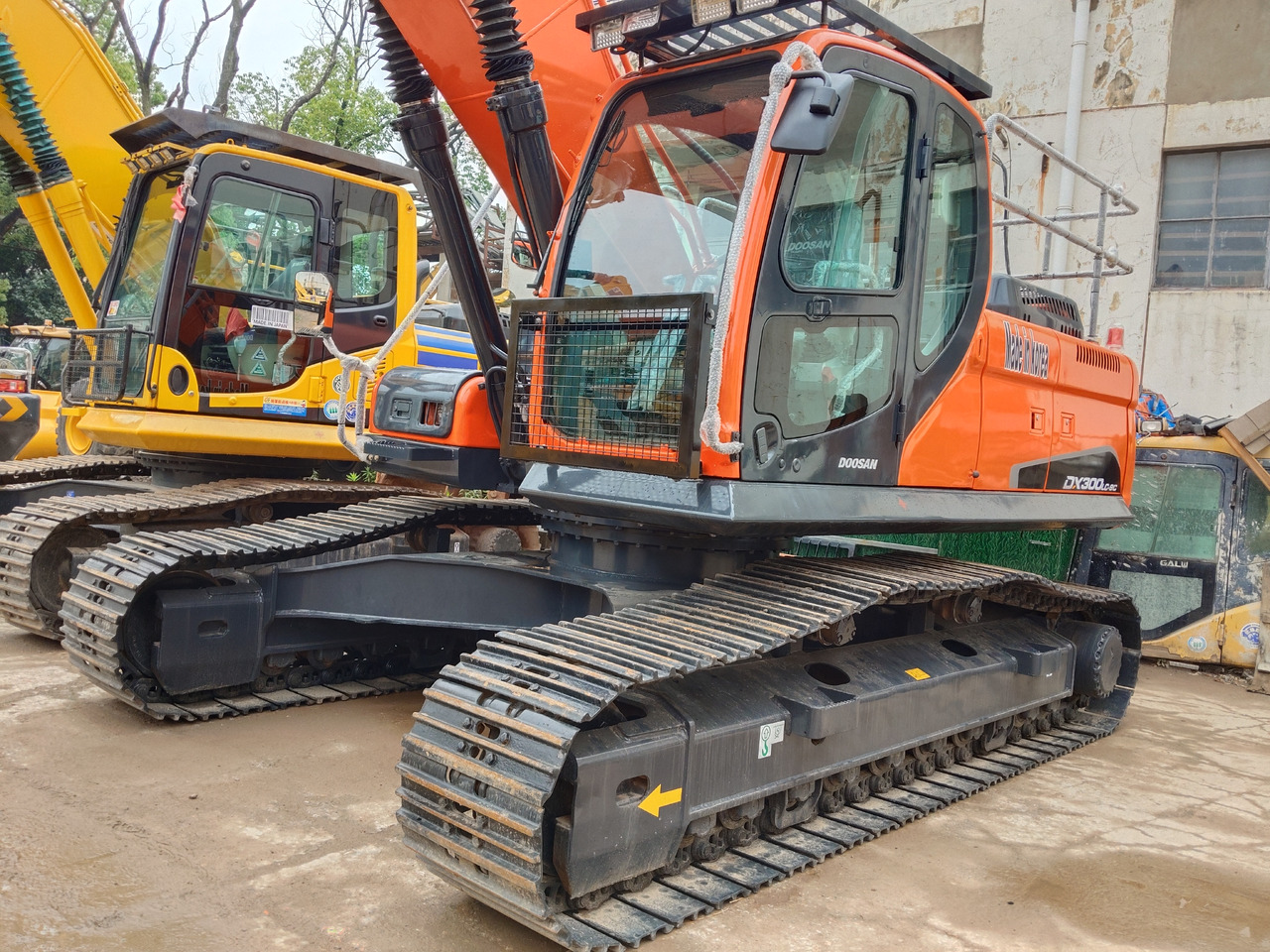 DOOSAN DX300LC-9C DX300 LCA DX340 DX225 - Crawler excavator: picture 1 DOOSAN DX300LC-9C DX300 LCA DX340 DX225 - Crawler excavator: picture 1