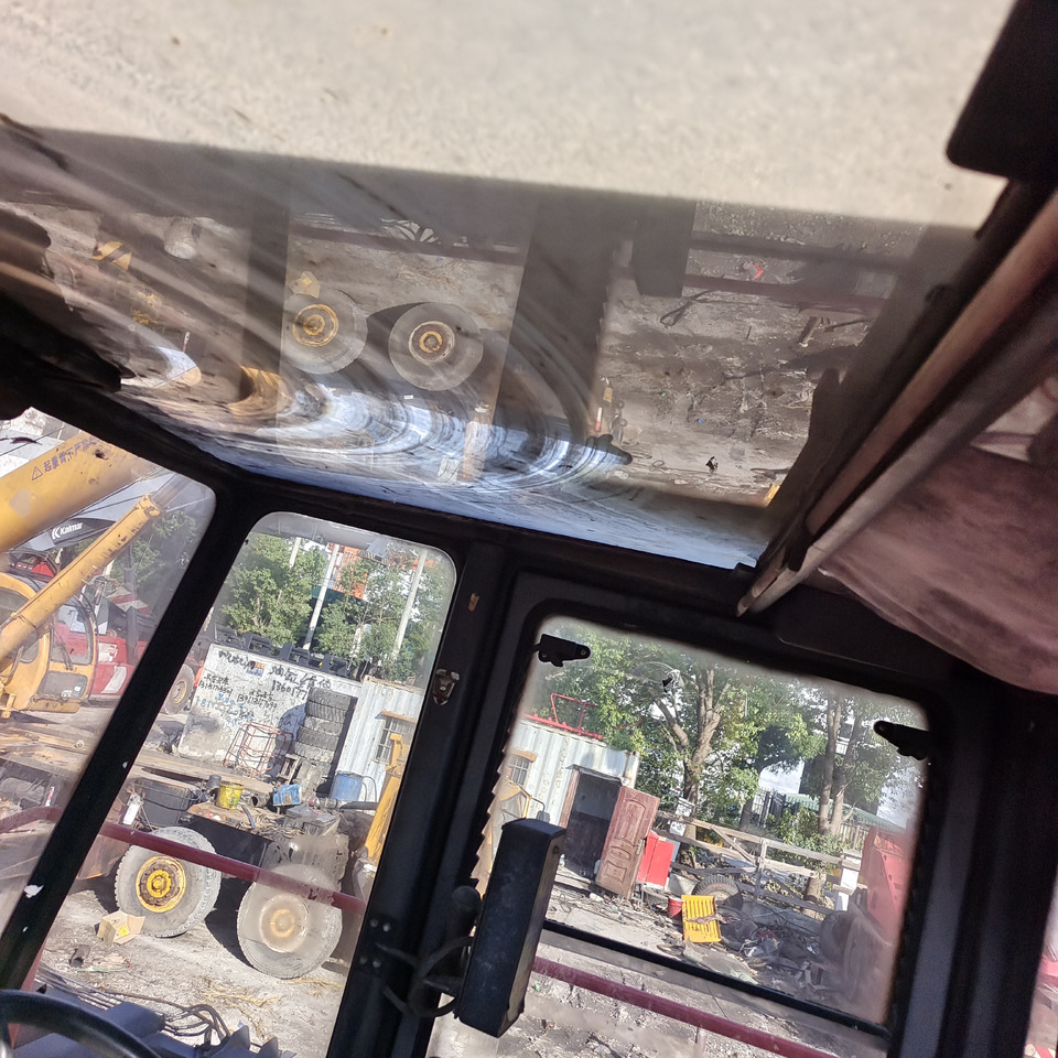 Reach stacker FANTUZZI CS45KMHD 45 TON: picture 11 Reach stacker FANTUZZI CS45KMHD 45 TON: picture 11