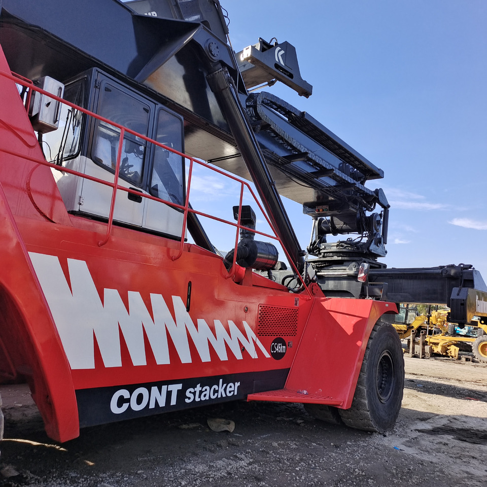 FANTUZZI CS45KMHD - Reach stacker: picture 4 FANTUZZI CS45KMHD - Reach stacker: picture 4