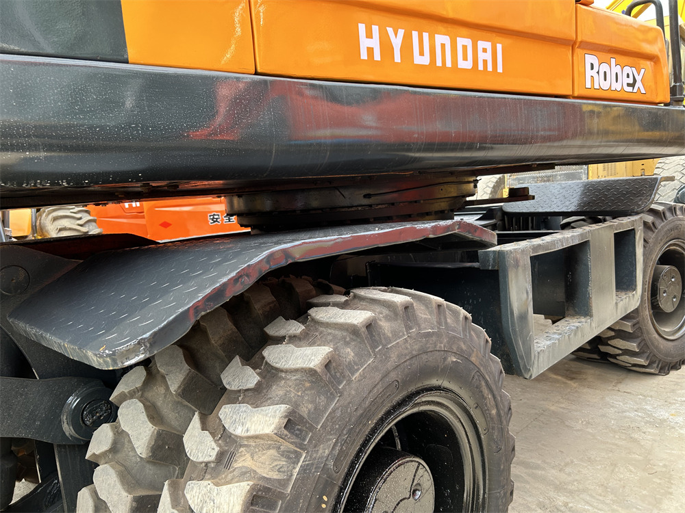 HYUNDAI 210W-9S 210 W - 9T - Wheel excavator: picture 4 HYUNDAI 210W-9S 210 W - 9T - Wheel excavator: picture 4