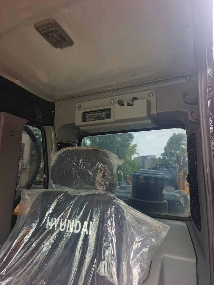 HYUNDAI 220-9S - Crawler excavator: picture 4 HYUNDAI 220-9S - Crawler excavator: picture 4