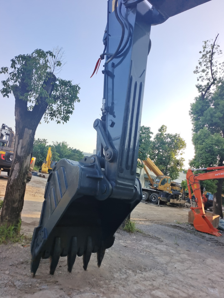 HYUNDAI 305LC - 9T - Crawler excavator: picture 3 HYUNDAI 305LC - 9T - Crawler excavator: picture 3