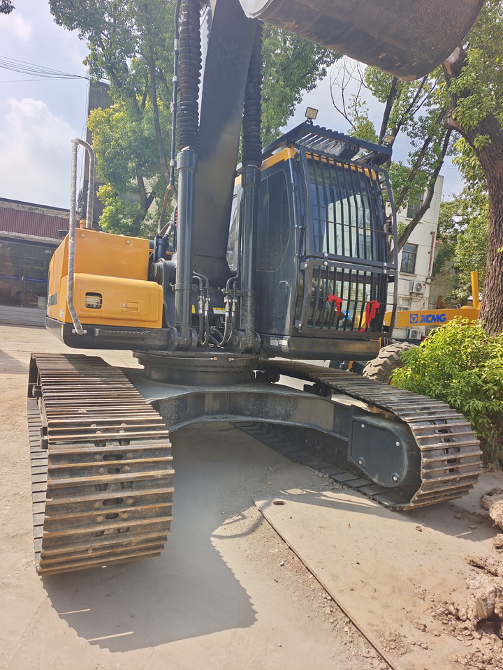 HYUNDAI HX220HD WITH 4 CAMERAS - Crawler excavator: picture 5 HYUNDAI HX220HD WITH 4 CAMERAS - Crawler excavator: picture 5