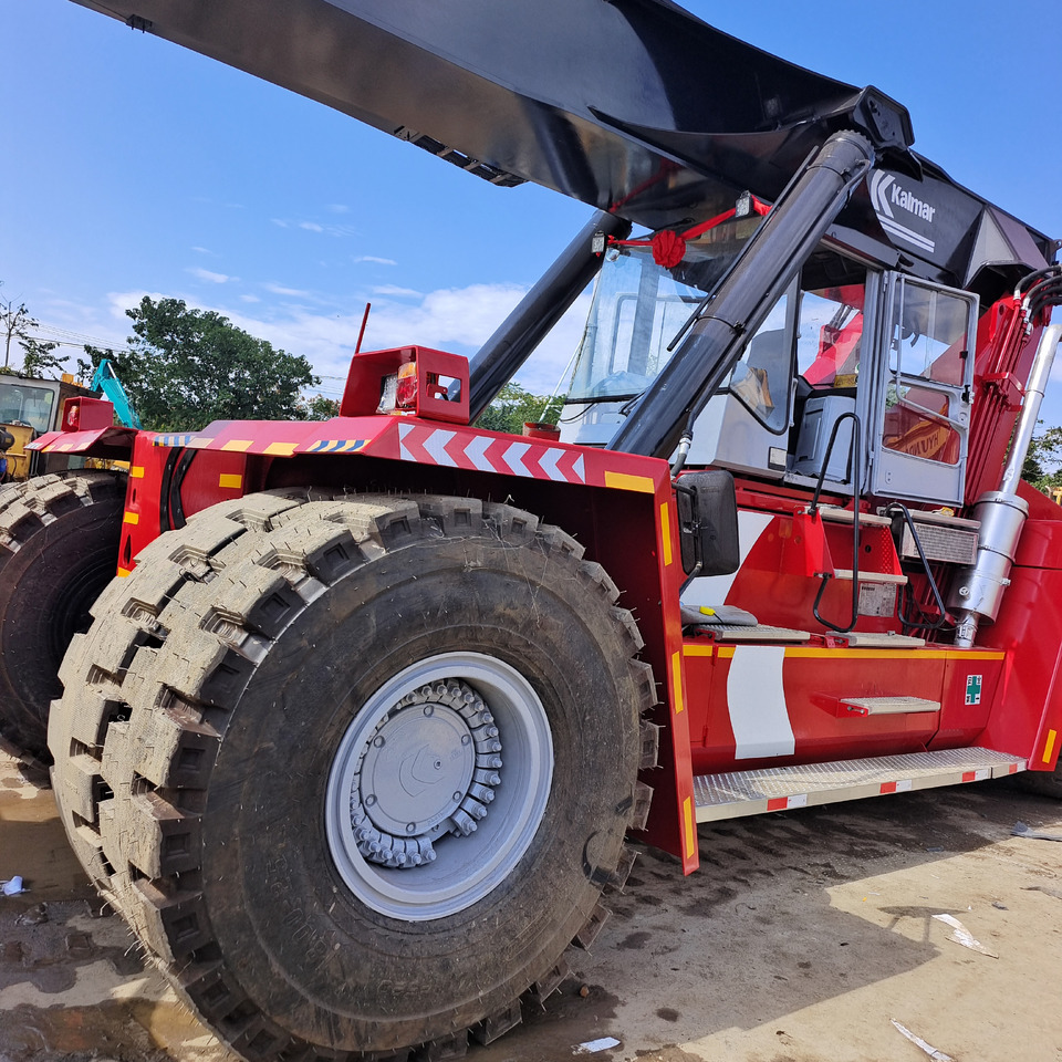 KALMAR DRF 450 DRT450 DRT DRD DRU 450 45 TON - Reach stacker: picture 4 KALMAR DRF 450 DRT450 DRT DRD DRU 450 45 TON - Reach stacker: picture 4