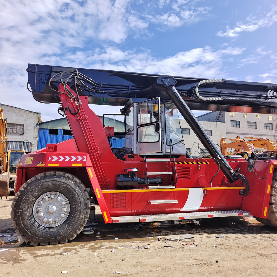 KALMAR DRF450 DRF450 DRT DRD DRU DRS - Reach stacker: picture 4 KALMAR DRF450 DRF450 DRT DRD DRU DRS - Reach stacker: picture 4