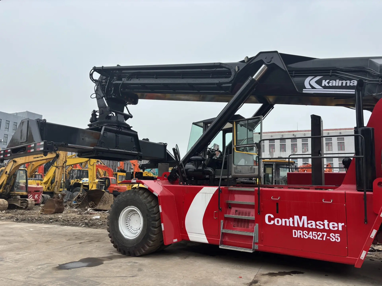 KALMAR DRS 4527 - S5 DRF450 DRT 450 45TON CONTAINER HANDLER - Reach stacker: picture 4 KALMAR DRS 4527 - S5 DRF450 DRT 450 45TON CONTAINER HANDLER - Reach stacker: picture 4