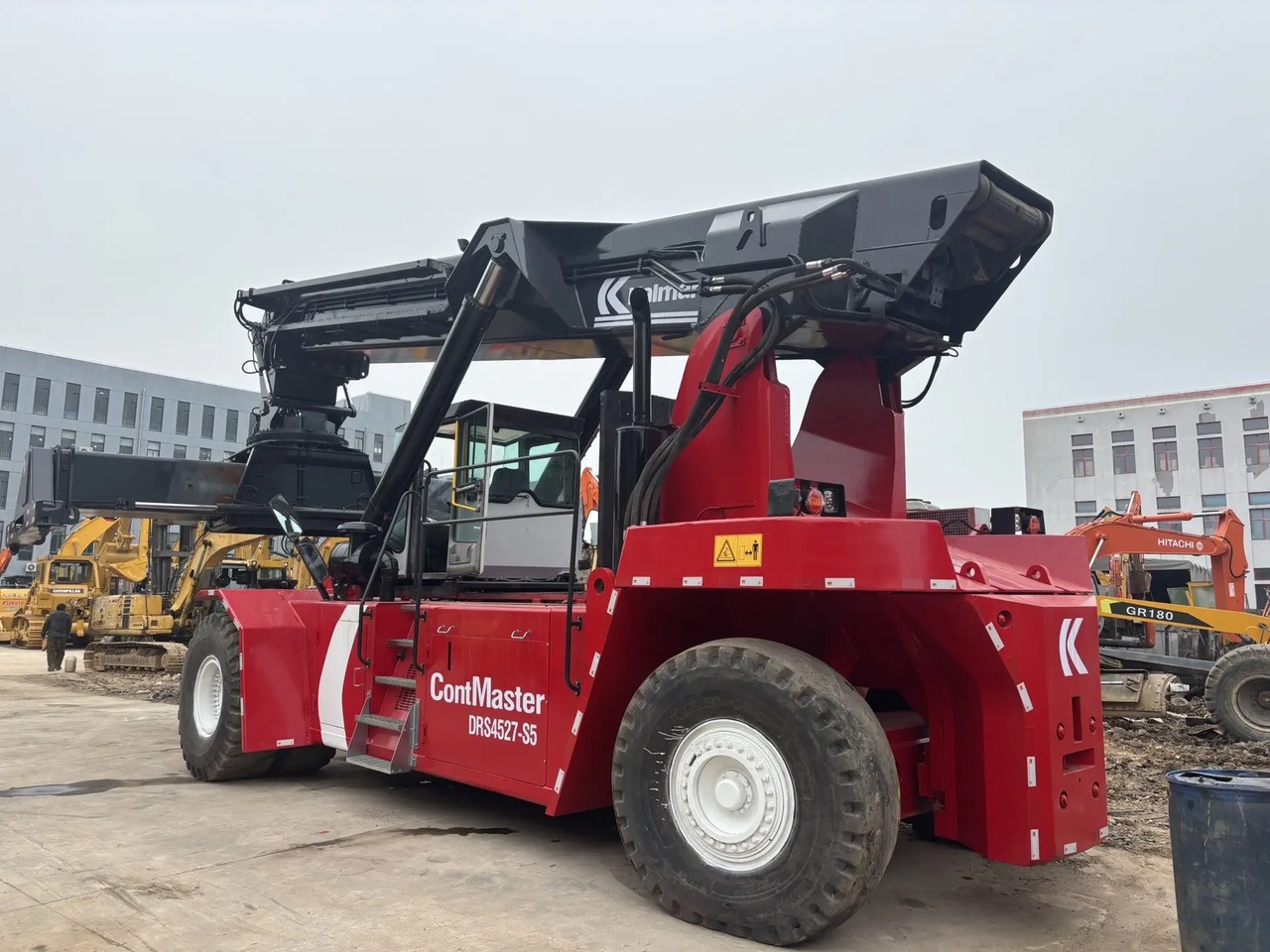 KALMAR DRS4527-S5 DRF450 - Reach stacker: picture 1 KALMAR DRS4527-S5 DRF450 - Reach stacker: picture 1