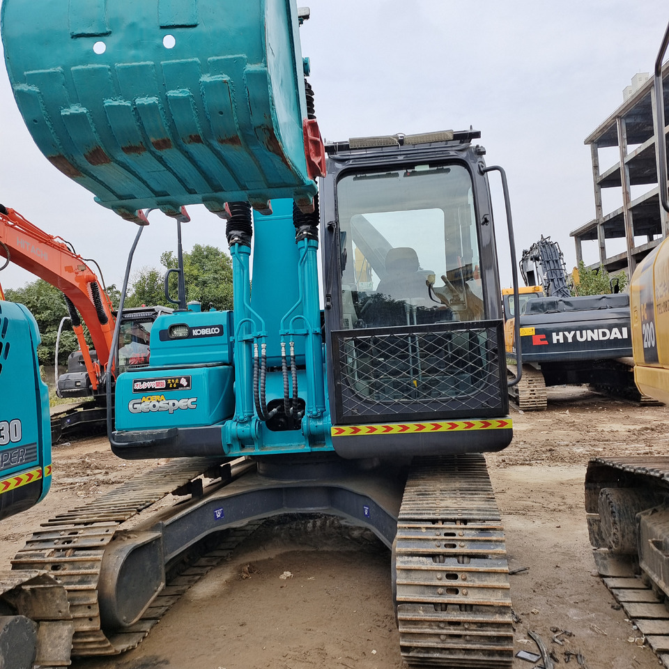 KOBELCO SK140 SK200-8 - Crawler excavator: picture 3 KOBELCO SK140 SK200-8 - Crawler excavator: picture 3