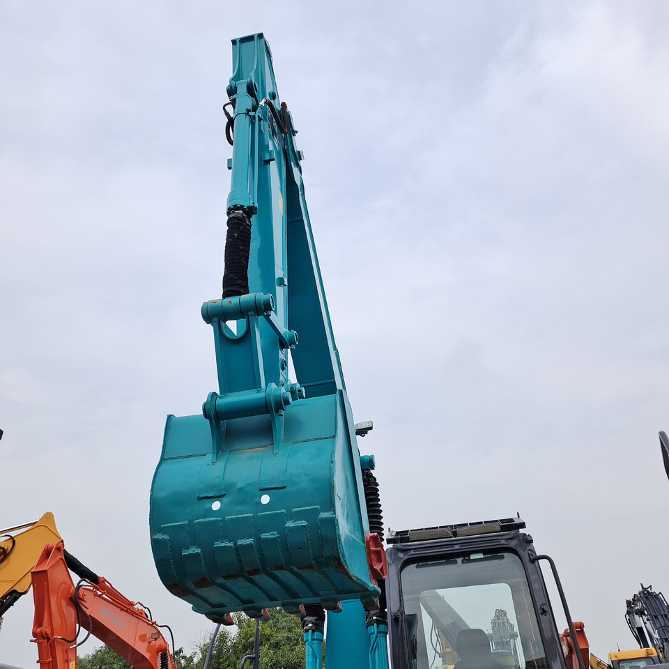 KOBELCO SK140 SK200-8 SK210LC - Crawler excavator: picture 3 KOBELCO SK140 SK200-8 SK210LC - Crawler excavator: picture 3