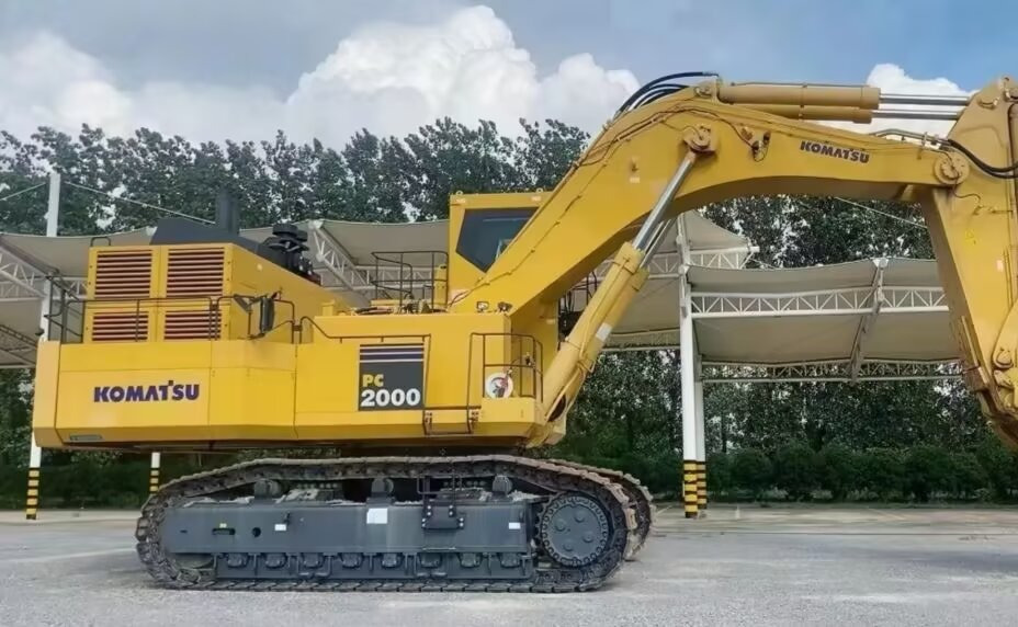 KOMATSU PC2000 200 TON EXCAVATOR MINING DIGGER - Mining machinery: picture 3 KOMATSU PC2000 200 TON EXCAVATOR MINING DIGGER - Mining machinery: picture 3