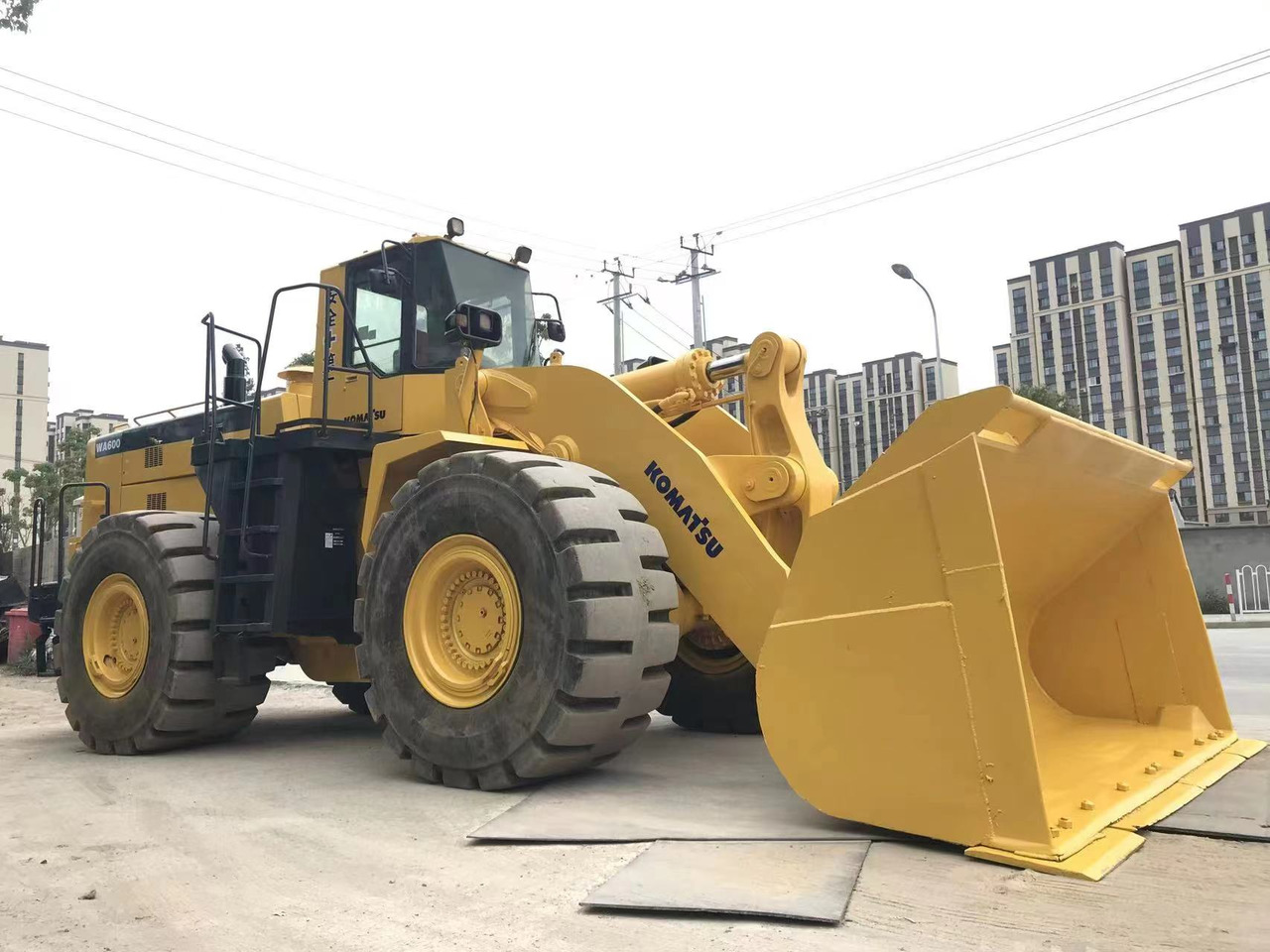KOMATSU WA 600 - Wheel loader: picture 3 KOMATSU WA 600 - Wheel loader: picture 3