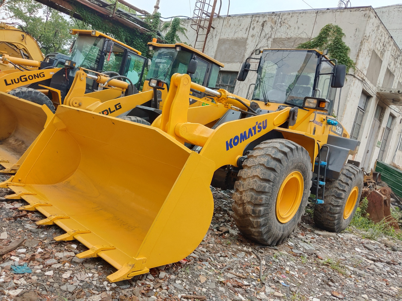 KOMATSU WA320-5 - Wheel loader: picture 4 KOMATSU WA320-5 - Wheel loader: picture 4