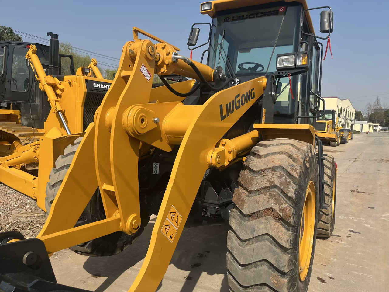 LIUGONG 835 - Wheel loader: picture 2 LIUGONG 835 - Wheel loader: picture 2