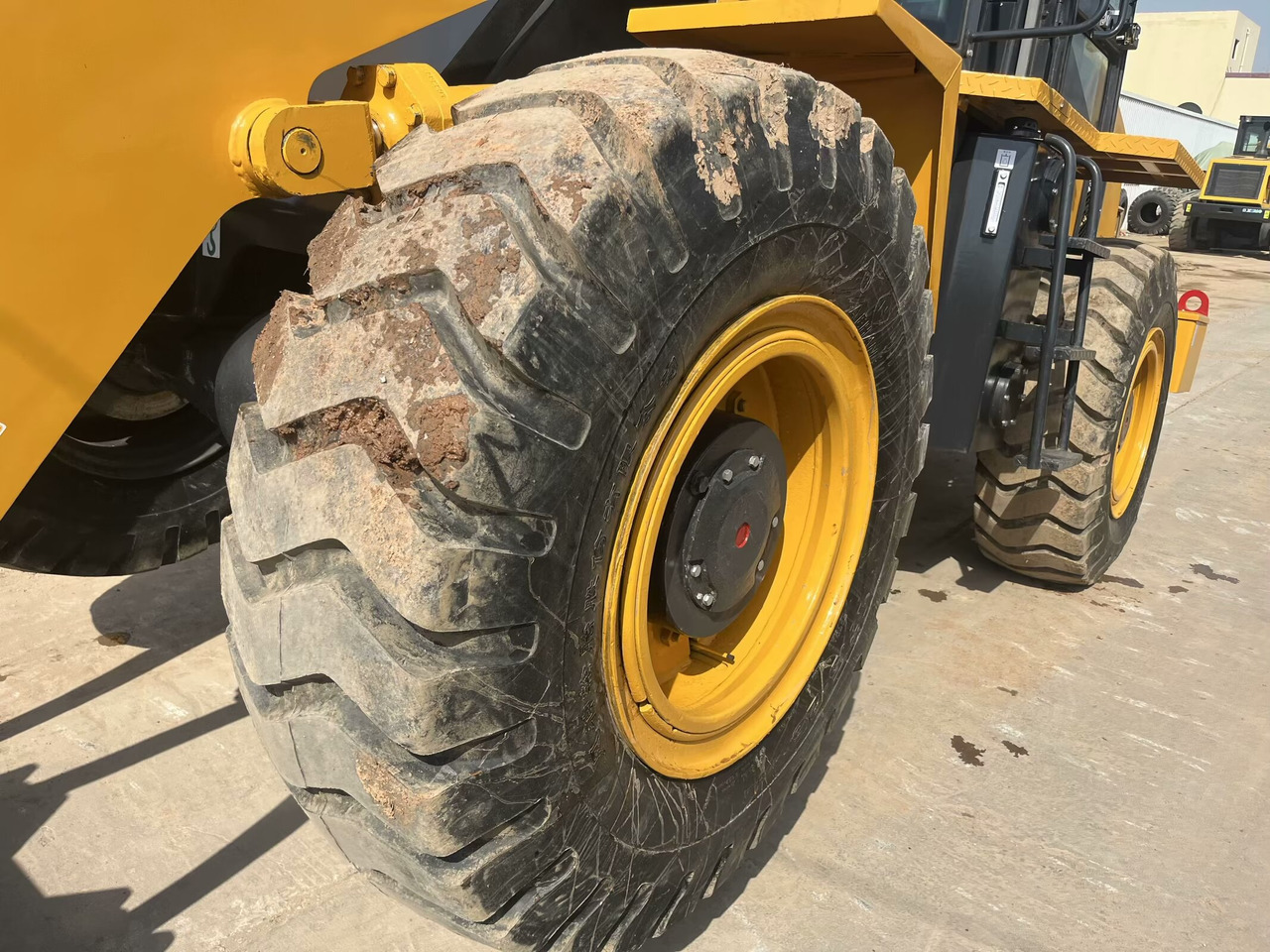 LIUGONG clg 835 - Wheel loader: picture 3 LIUGONG clg 835 - Wheel loader: picture 3