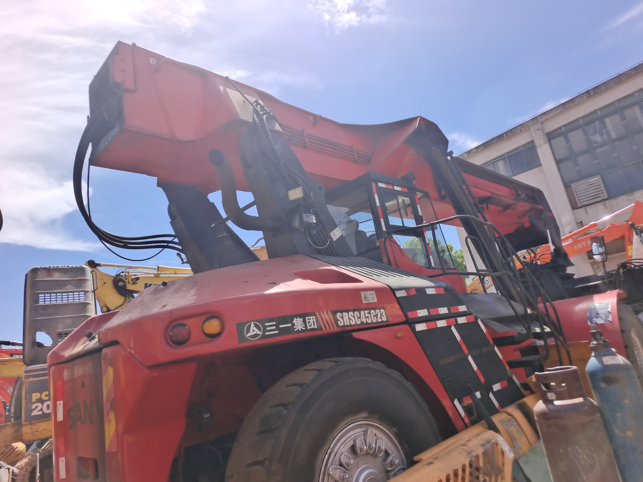 SANY SRSC 45C23 SRSC45C30 45 TON - Reach stacker: picture 3 SANY SRSC 45C23 SRSC45C30 45 TON - Reach stacker: picture 3