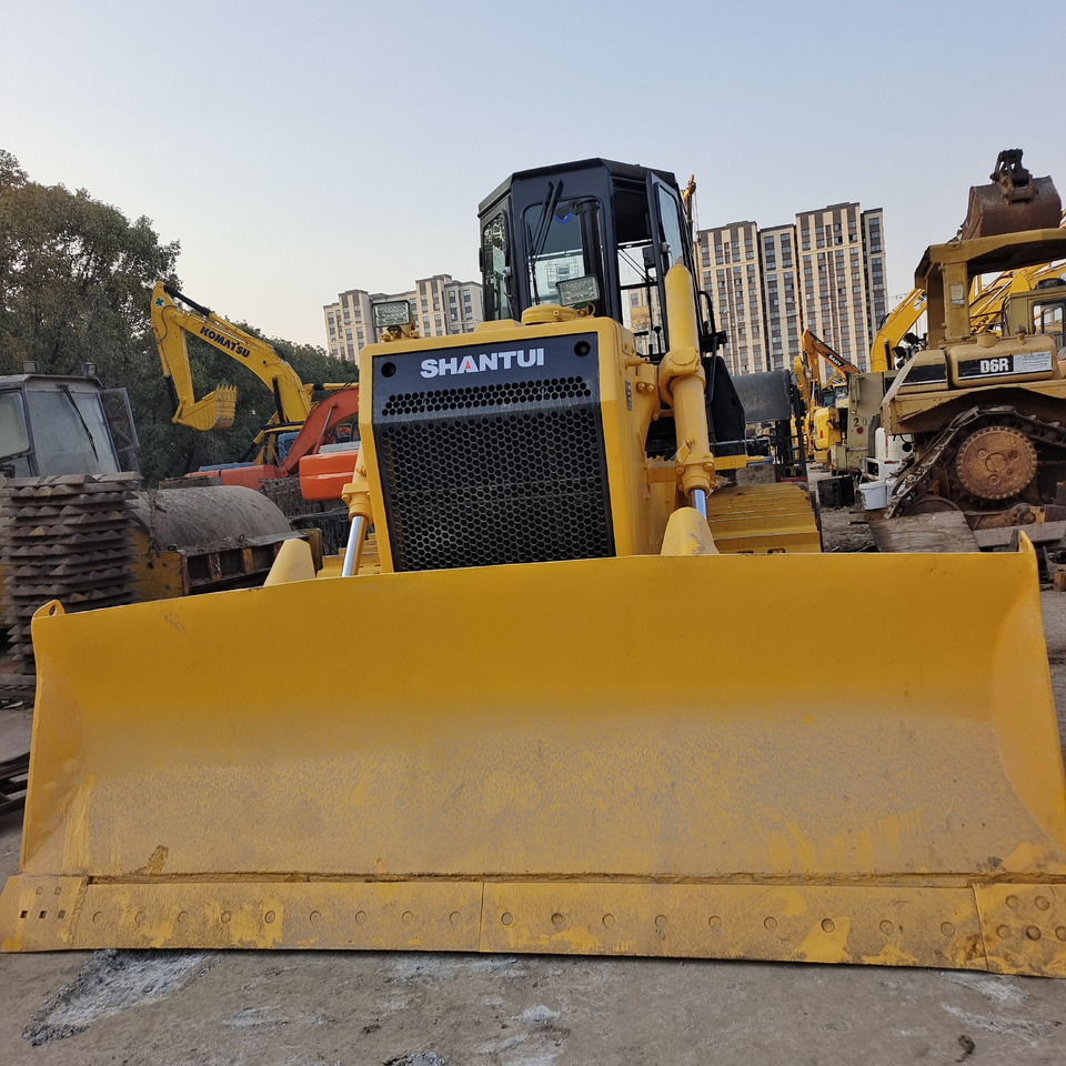 SHANTUI SD16 - Bulldozer: picture 1 SHANTUI SD16 - Bulldozer: picture 1