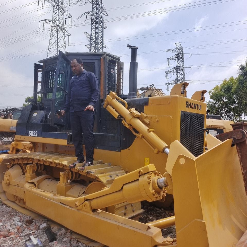 SHANTUI SD22 with Grass Fork for Efficient Brush Clearing - Bulldozer: picture 2 SHANTUI SD22 with Grass Fork for Efficient Brush Clearing - Bulldozer: picture 2